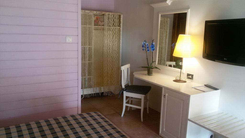 Motel 7 Laghi Castelletto Di Branduzzo Bagian luar foto