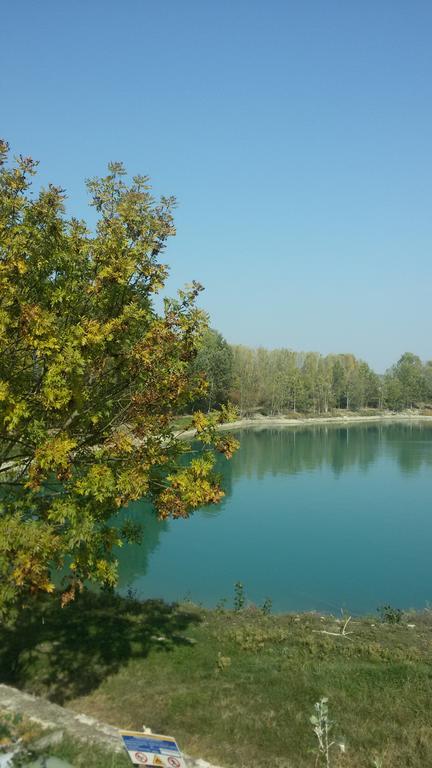 Motel 7 Laghi Castelletto Di Branduzzo Bagian luar foto