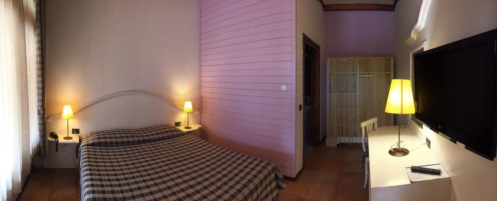 Motel 7 Laghi Castelletto Di Branduzzo Bagian luar foto