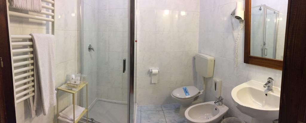 Motel 7 Laghi Castelletto Di Branduzzo Bagian luar foto