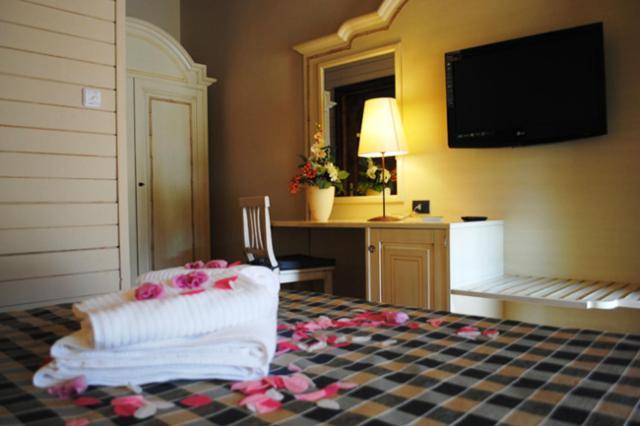 Motel 7 Laghi Castelletto Di Branduzzo Bagian luar foto