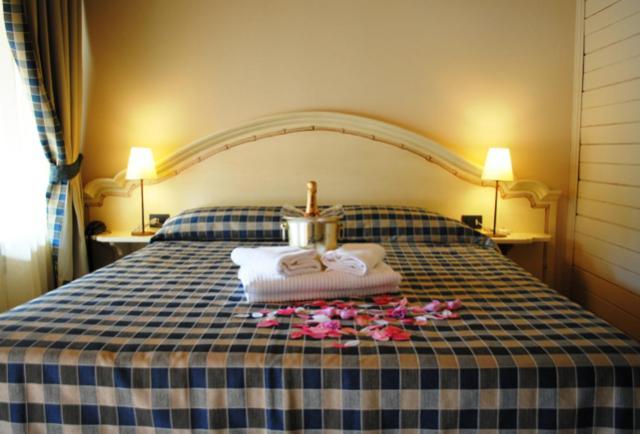 Motel 7 Laghi Castelletto Di Branduzzo Bagian luar foto